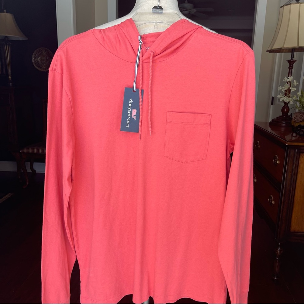 NWT Vineyard Vines Mens Long Sleeve Pocket Tee Whale Hoodie 100% Cotton Sz Small